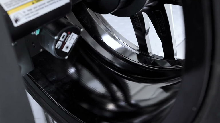 No Gauge Arm Needed – Touchless 3D Laser Wheel Measurement