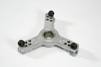 Three arm flange for light trucks | incl. nuts and bolts | 1695653420