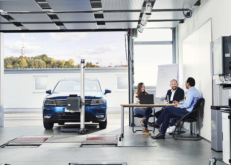 4. Customer Focus: close to the action, close to success