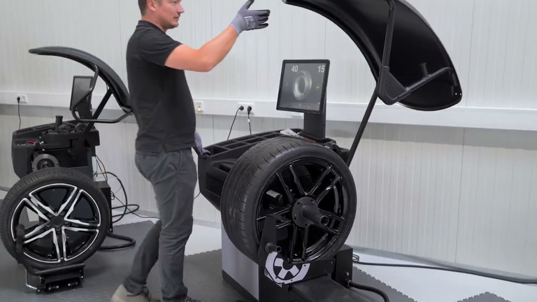 No More Heavy Lifting – How the Automatic Wheel Lift Works